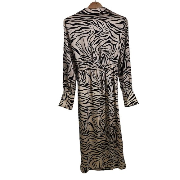 New Dress Forum Zebra Print Wrap Dress Long Sleeve Womens Size M Tan‎ Black NWT - Picture 2 of 12